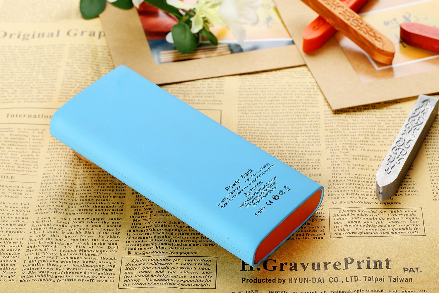 hotsalegift smart 13000mah high capacity mobile power bank charger lcd screen 4