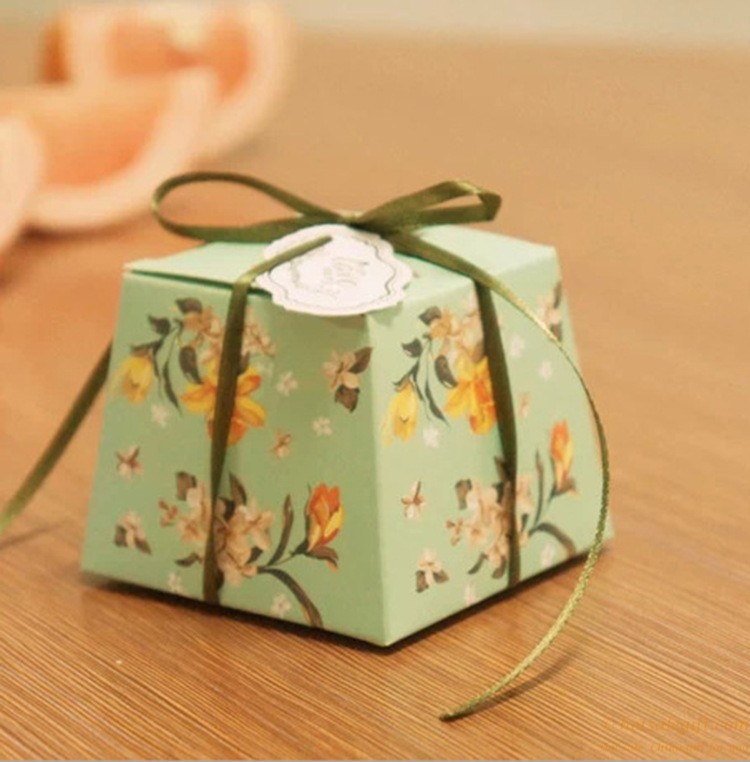 hotsalegift creative printing flowers paper candy box wedding favors 8